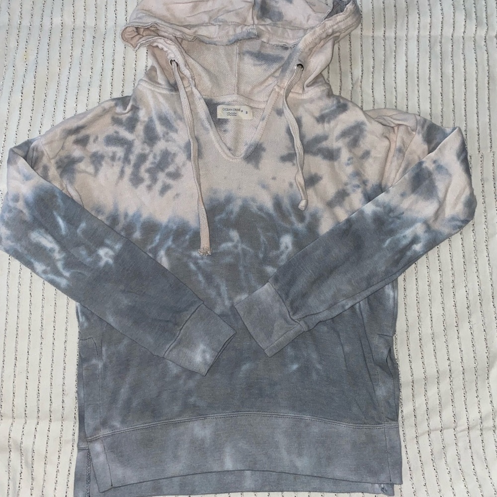 Lightweight tie dye hoodie